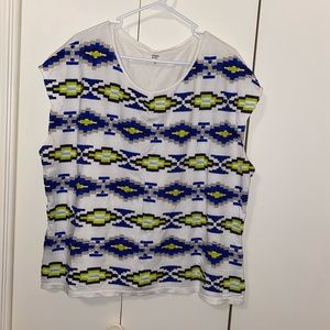 🔹Crown & Ivy Embroidered Front Tee🔹